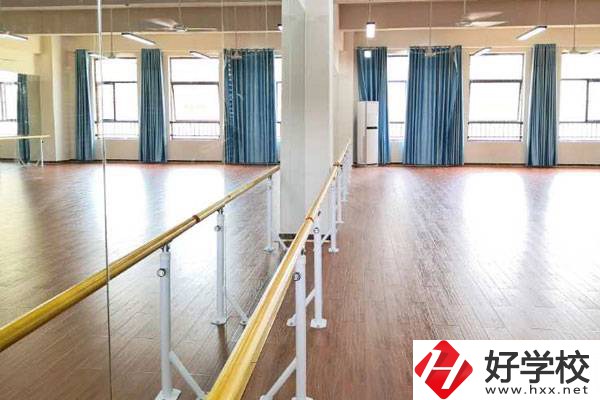 湖南大漢技工學校實訓室