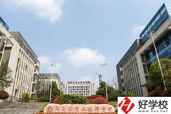湖南省商業(yè)職業(yè)中等專業(yè)學(xué)校有什么特色專業(yè)？