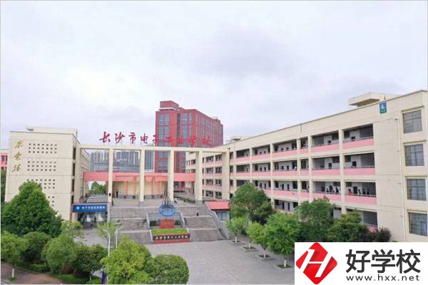 長沙電子工業(yè)學(xué)校的學(xué)生能升學(xué)嗎？學(xué)費要多少？