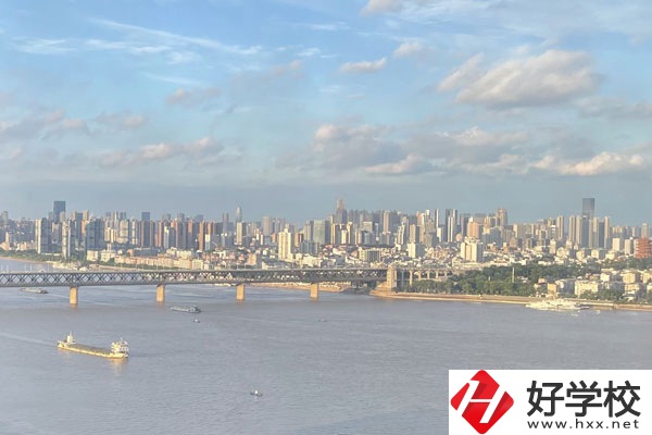 株洲海事職業(yè)學(xué)校的船舶水手與機工專業(yè)怎么樣？