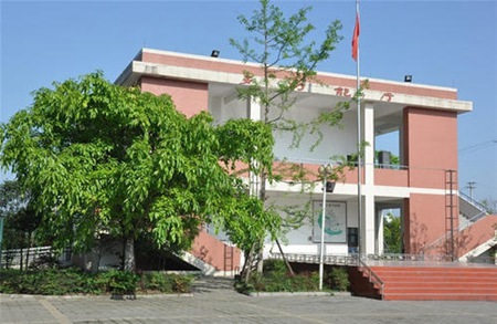 邛崍市職業(yè)高級中學