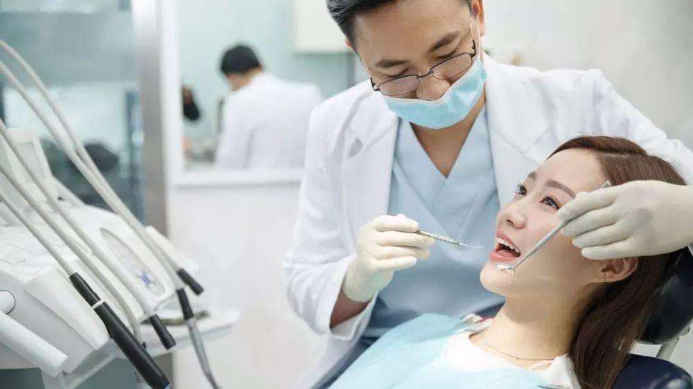 口腔修復工藝專業(yè)與口腔醫(yī)學技術專業(yè)是一樣的嗎？