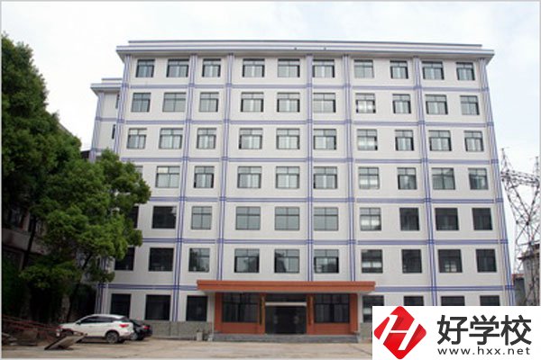 臨湘市職業(yè)中專學(xué)校有些什么專業(yè)？