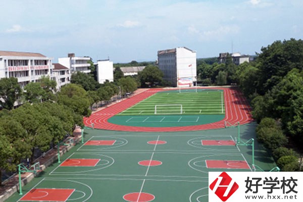 益陽(yáng)市綜合職業(yè)中等專(zhuān)業(yè)學(xué)校收費(fèi)貴不貴？