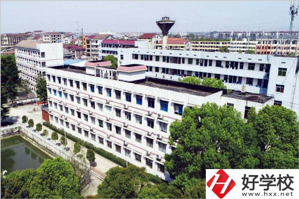 益陽(yáng)市衛(wèi)生職業(yè)技術(shù)學(xué)?；A(chǔ)設(shè)施怎么樣？位置在哪？