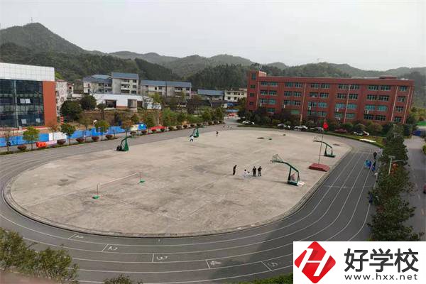 懷化洪江市有哪些中專學(xué)校？有什么辦學(xué)特色？