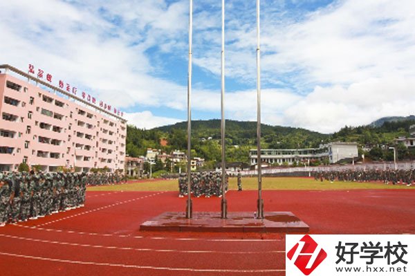 在桂東縣職業(yè)教育中心學(xué)計算機(jī)怎么樣？