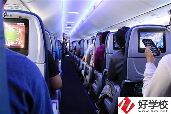 衡陽(yáng)市藍(lán)天工程學(xué)校是公辦還是民辦？有什么特色專業(yè)？