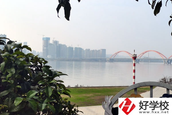 武岡市藍(lán)深職業(yè)技術(shù)學(xué)校怎么樣？就業(yè)前景如何？