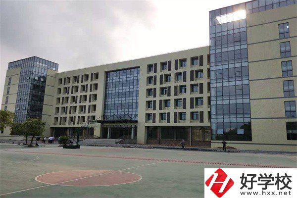 永州環(huán)境最好的公辦中專是哪所？有什么辦學(xué)優(yōu)勢？