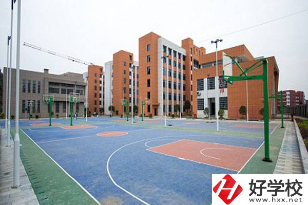 鳳凰縣職業(yè)中專學(xué)校怎么樣？有哪些辦學(xué)優(yōu)勢？