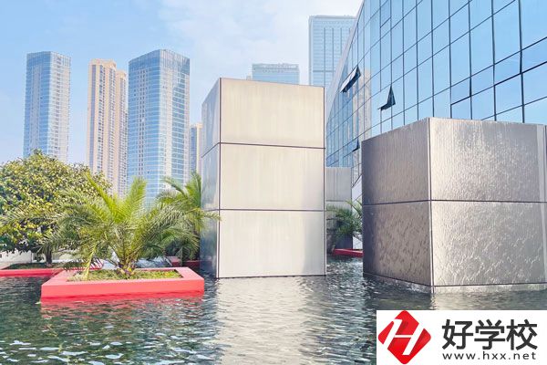 初中畢業(yè)想在邵陽(yáng)讀中專(zhuān)，有什么好學(xué)校？