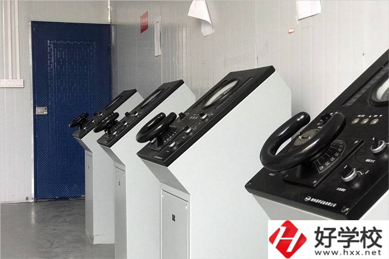 株洲海事職業(yè)學校實訓(xùn)室