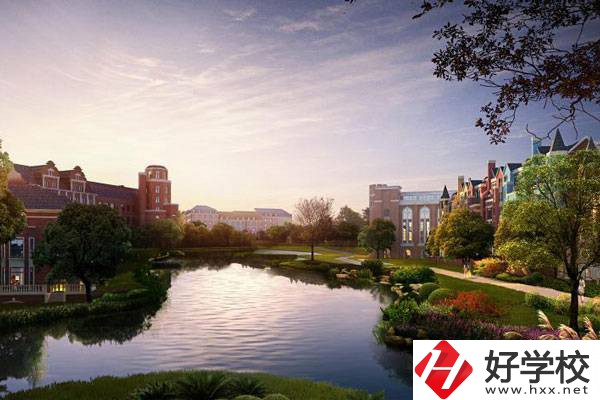 長沙市拔萃中等職業(yè)學(xué)校環(huán)境怎么樣？是公辦還是民辦？