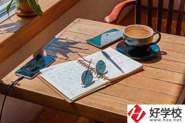在永州什么學(xué)?？梢宰x學(xué)幼師專業(yè)？女生多嗎？