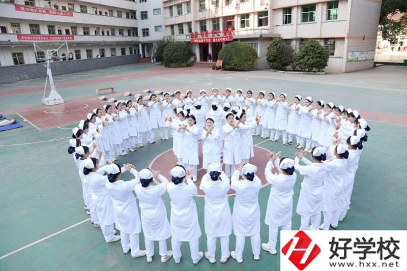 懷化啟航衛(wèi)生學(xué)?；@球場(chǎng)