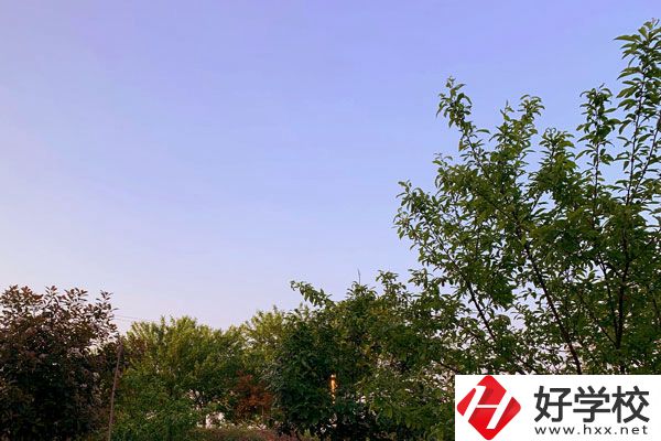 邵陽(yáng)機(jī)電職業(yè)技術(shù)學(xué)校汽車檢測(cè)與維修專業(yè)適合就讀嗎？