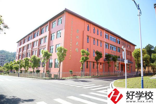 郴州汝城有環(huán)境設(shè)施好的中專學(xué)校嗎？