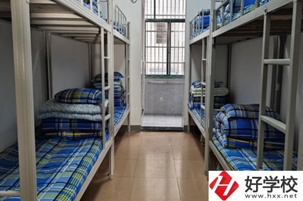 湖南省工業(yè)貿易學校招生要求有哪些？