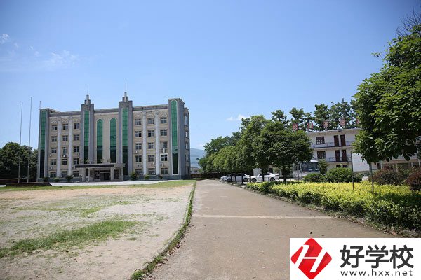 在懷化溆浦中專選什么專業(yè)比較好？