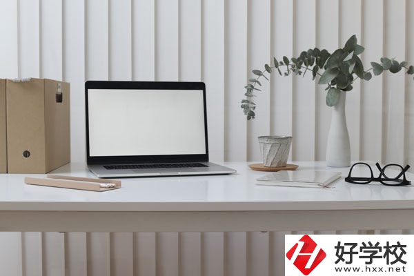 永州第二技工學(xué)校怎么樣？學(xué)校是公辦的嗎？