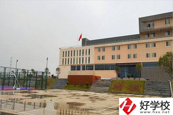 婁底市環(huán)宇中等職業(yè)技術(shù)學(xué)校在哪里？辦學(xué)條件怎么樣？