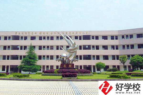 汨羅市楚怡職業(yè)中專學(xué)校有哪些重點(diǎn)專業(yè)？