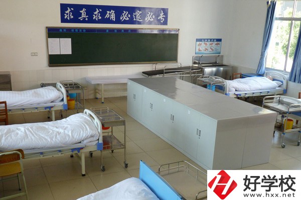 長沙有哪些中職學(xué)?？梢詫W(xué)護(hù)理專業(yè)？