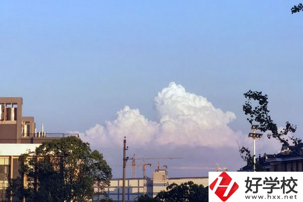 株洲鐵路機(jī)電職業(yè)技術(shù)學(xué)校怎么樣？是公立的還是私立的？