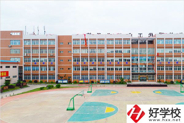 湖南護(hù)理學(xué)校值得去讀嗎？開設(shè)哪些專業(yè)？