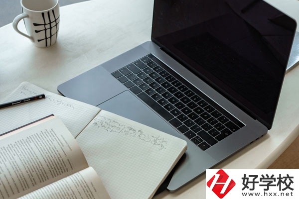 在衡陽(yáng)想學(xué)廚師？這個(gè)學(xué)校不能錯(cuò)過！