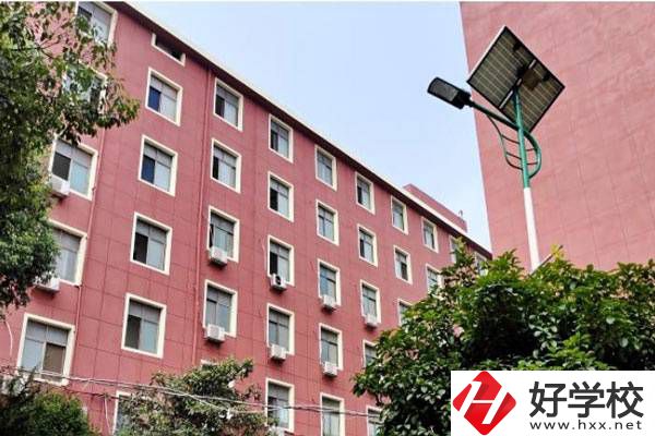 益陽市第一職業(yè)中專學(xué)校是重點(diǎn)學(xué)校嗎？升學(xué)率高嗎？