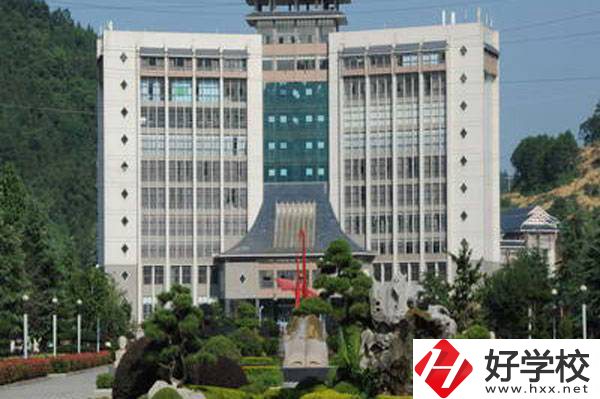 想在湘西找辦學(xué)條件好的中專，看看這三所學(xué)校