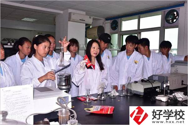 岳陽有哪所中職學(xué)校有辣條專業(yè)？該專業(yè)學(xué)了有用嗎？