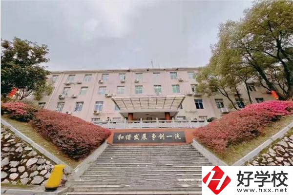 長(zhǎng)沙有哪些中專(zhuān)接收轉(zhuǎn)學(xué)生？轉(zhuǎn)學(xué)后可以換專(zhuān)業(yè)嗎？
