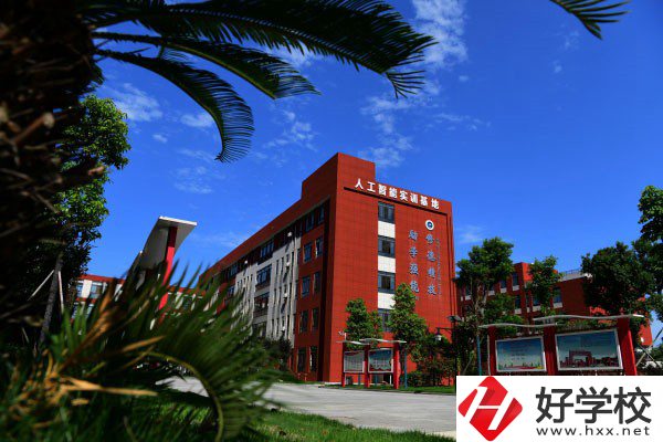 岳陽有哪些示范中專推薦？有什么辦學(xué)優(yōu)勢？