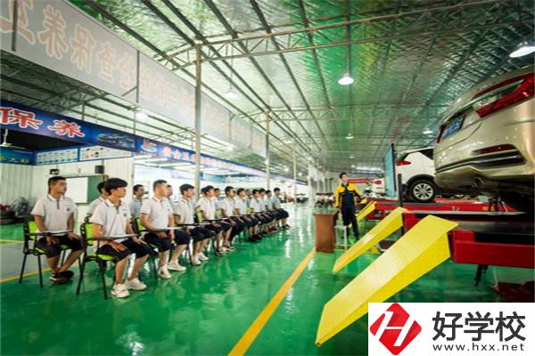懷化哪些中職有繪畫(huà)專(zhuān)業(yè)？哪所更有優(yōu)勢(shì)？