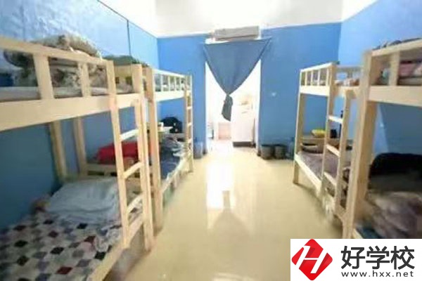 湖南體育運(yùn)動(dòng)學(xué)校的辦學(xué)條件怎么樣？