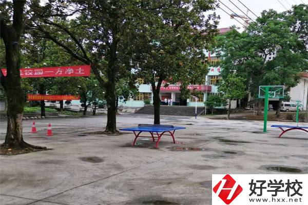 湘西有高鐵中專嗎？高鐵專業(yè)怎么樣？