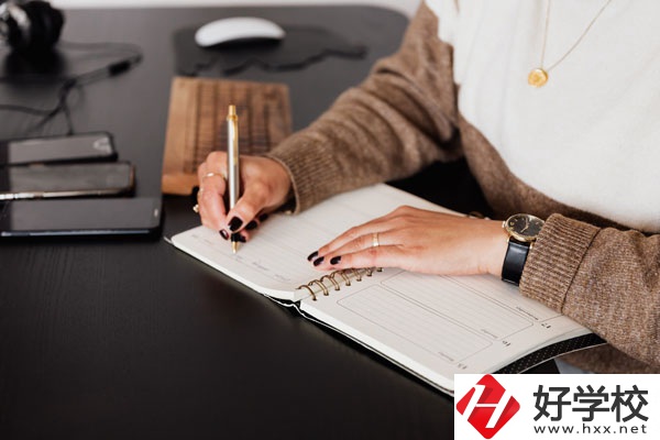 衡山明星體育藝術(shù)中等專業(yè)學(xué)校好不好？