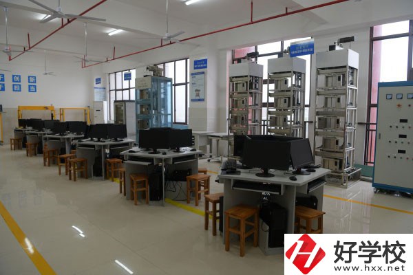 華容縣職業(yè)中專有哪些好的專業(yè)，就業(yè)前景怎么樣？