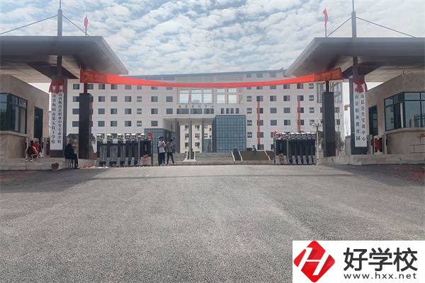 衡陽(yáng)哪些學(xué)?？梢詫W(xué)美容美發(fā)？好就業(yè)嗎？