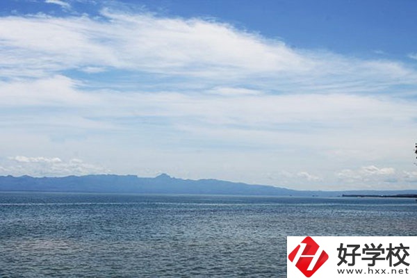 湖南經(jīng)濟貿(mào)易職業(yè)中專學(xué)校有哪些專業(yè)？學(xué)費多少？