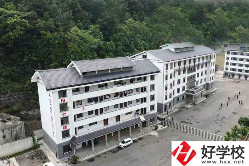 桑植縣民族文武職業(yè)學校怎么樣？收費標準如何？