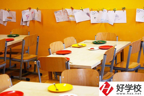 想在郴州讀中專，選擇什么專業(yè)比較好？