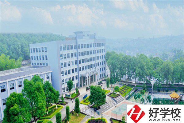 邵陽(yáng)市機(jī)電職業(yè)技術(shù)學(xué)校有哪些助學(xué)政策？