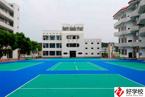 郴州市理工職業(yè)技術學校是公辦還是民辦？學費貴不貴？