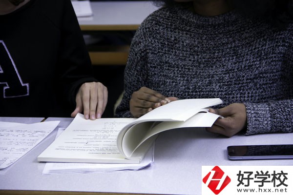 湖南懷化商業(yè)學(xué)校環(huán)境好不好？宿舍怎么樣？
