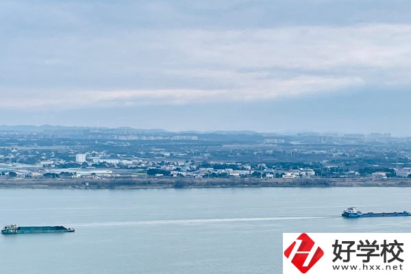湖南省有色金屬中等專業(yè)學(xué)校有哪些專業(yè)？