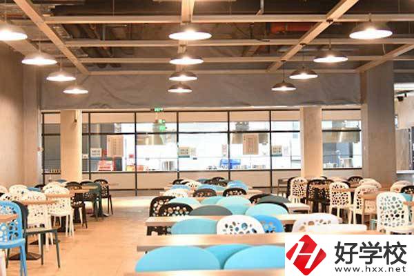 長沙湘麓醫(yī)藥中專怎么樣？有哪些專業(yè)？